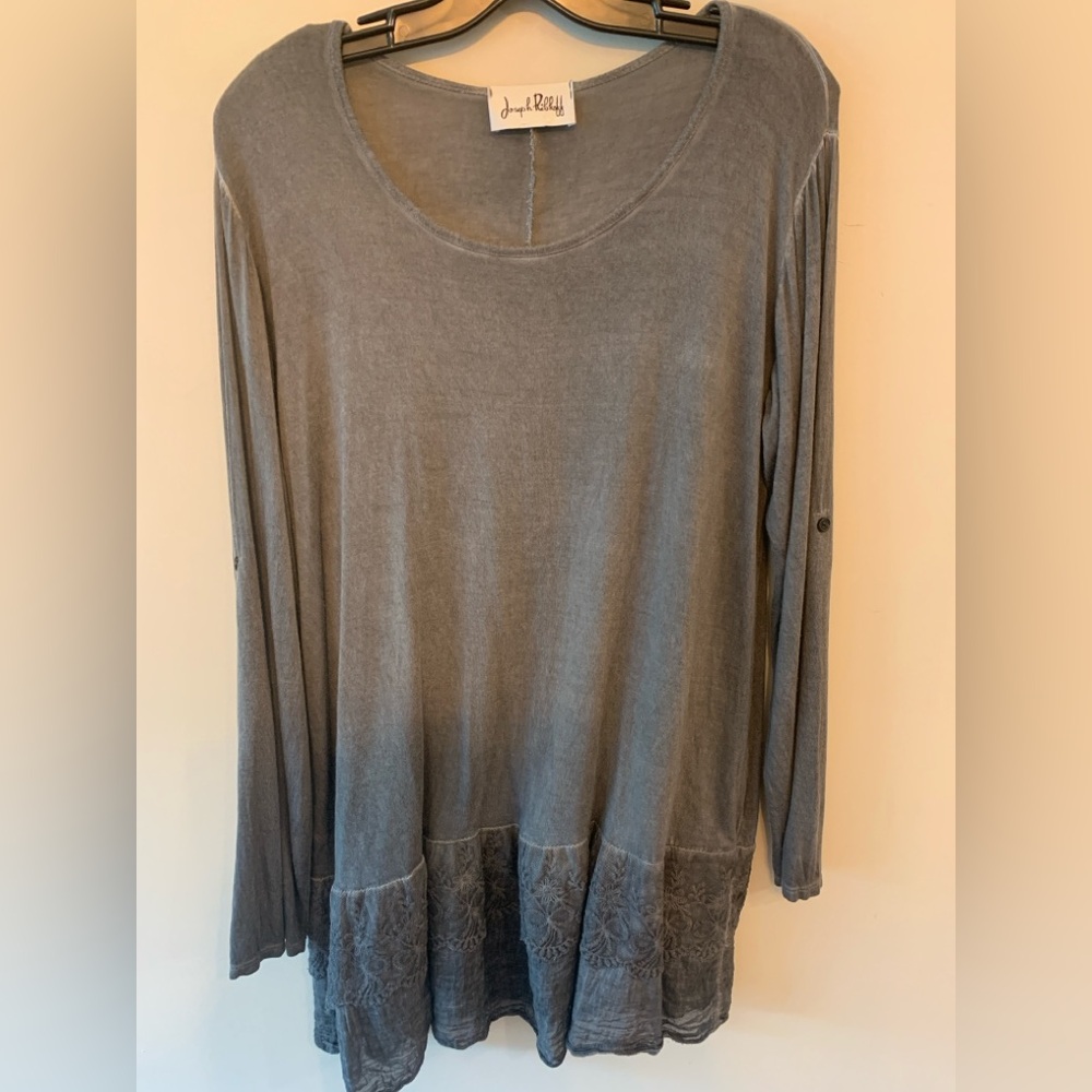 Joseph Ribkoff Gray Lace Hem Tunic Top Large Lightweight Roll Tab Sleeve Boho - Picture 2 of 6